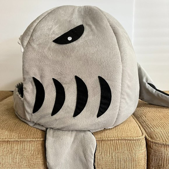 Cat or Dog Shark Bed - Grey - Picture 4 of 16